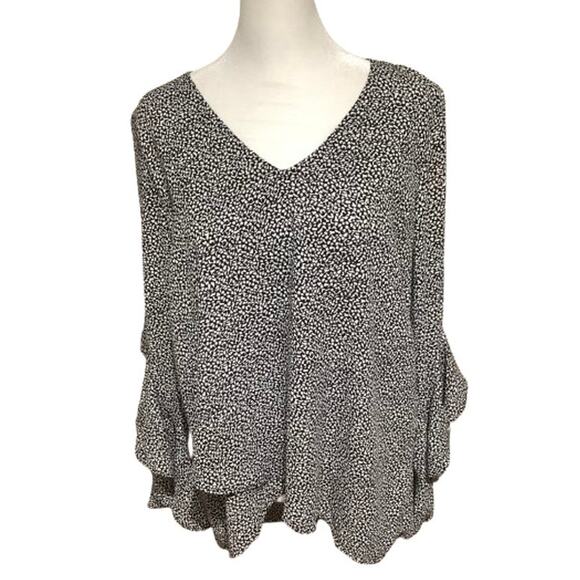 Vince Camuto Tops - Beautiful Vince Camuto Black and White Blouse M, Chic, Office Wear Professional